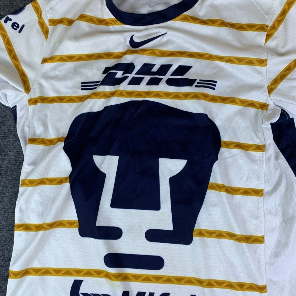 Nike pumas unam